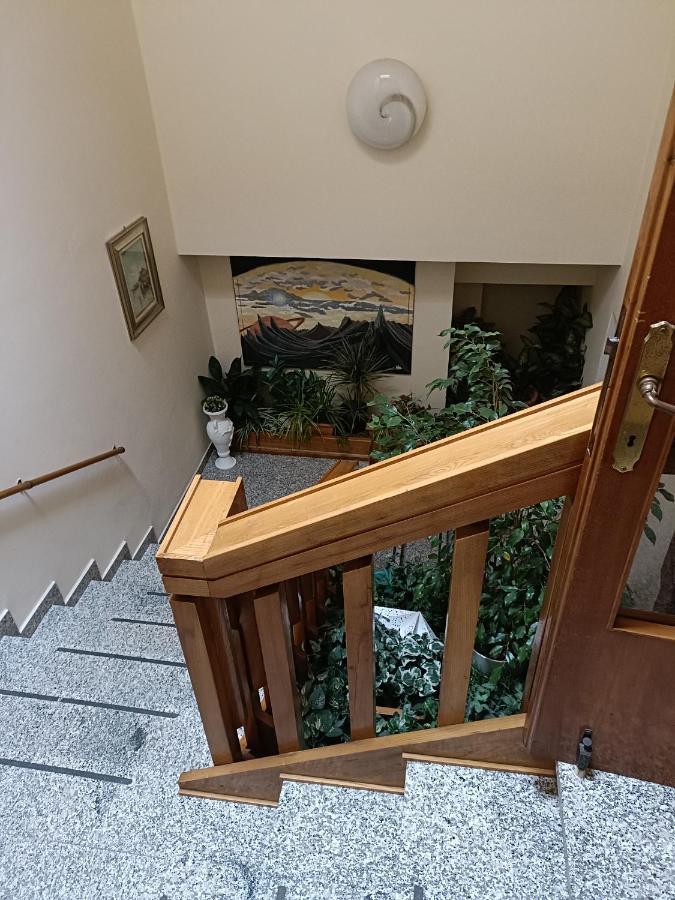 Hotel Alba Serravalle เซอราวาเลพิสโตเยเซ ภายนอก รูปภาพ