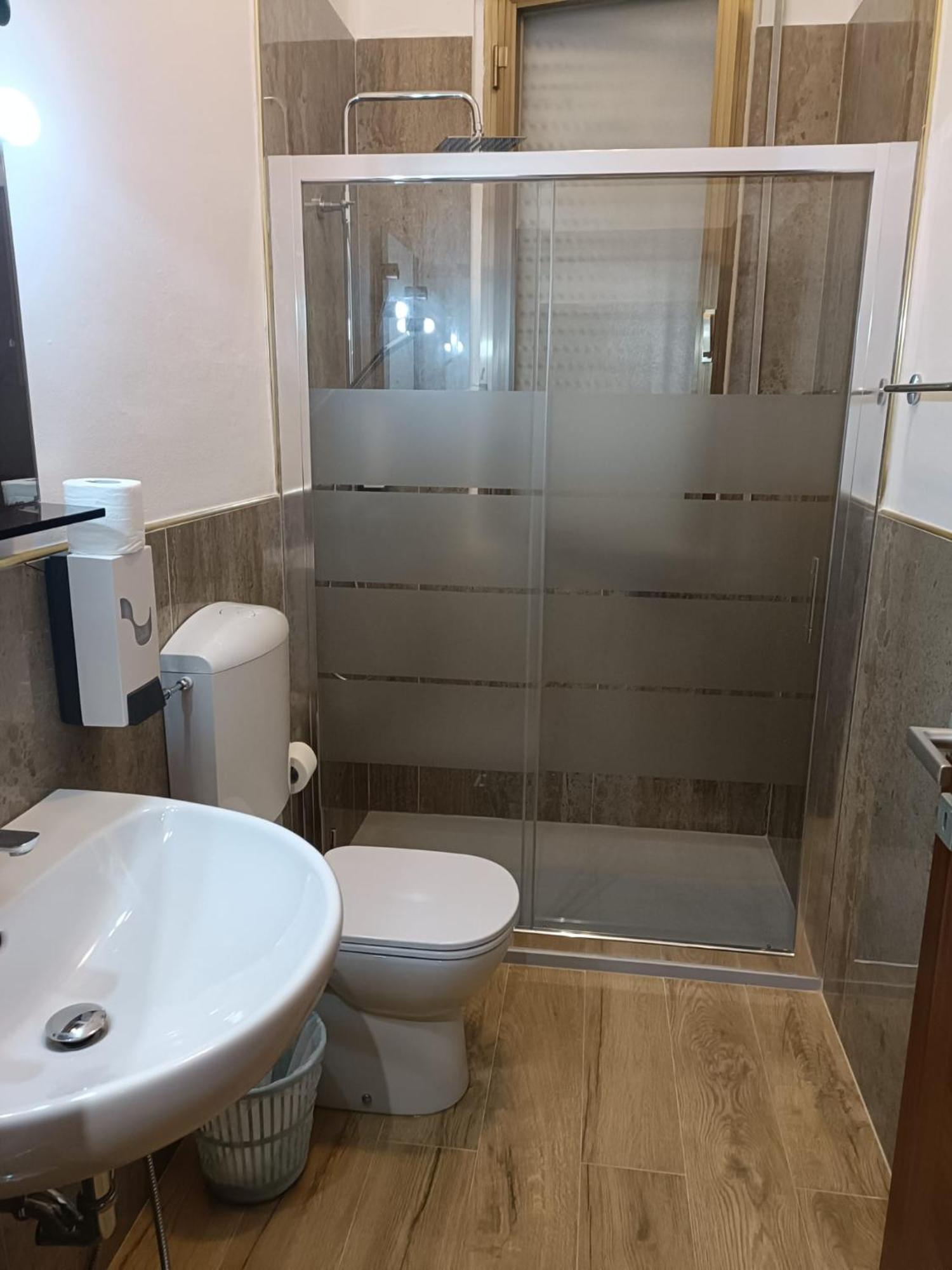 Hotel Alba Serravalle เซอราวาเลพิสโตเยเซ ภายนอก รูปภาพ
